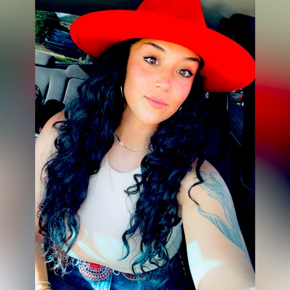 Meet your Posher, Dezy - Picture 1 of 1